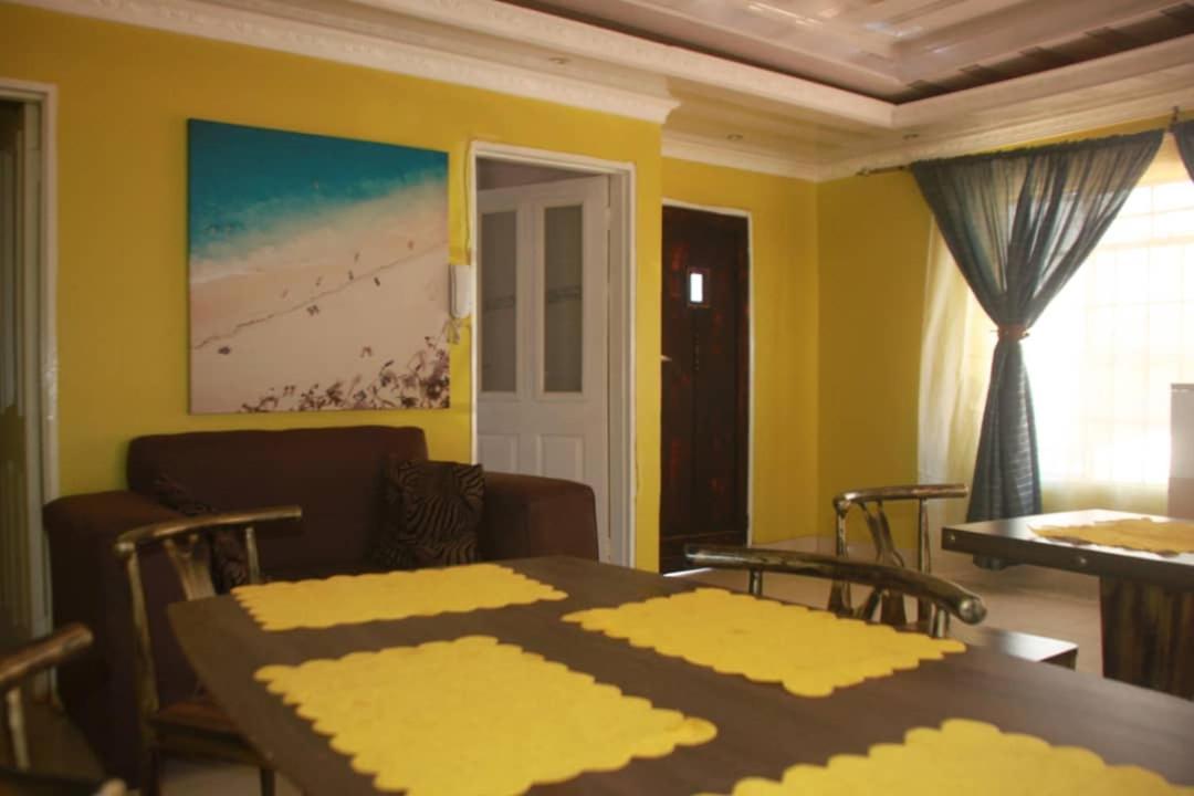 Mathlyn Guesthouse Габороне Экстерьер фото